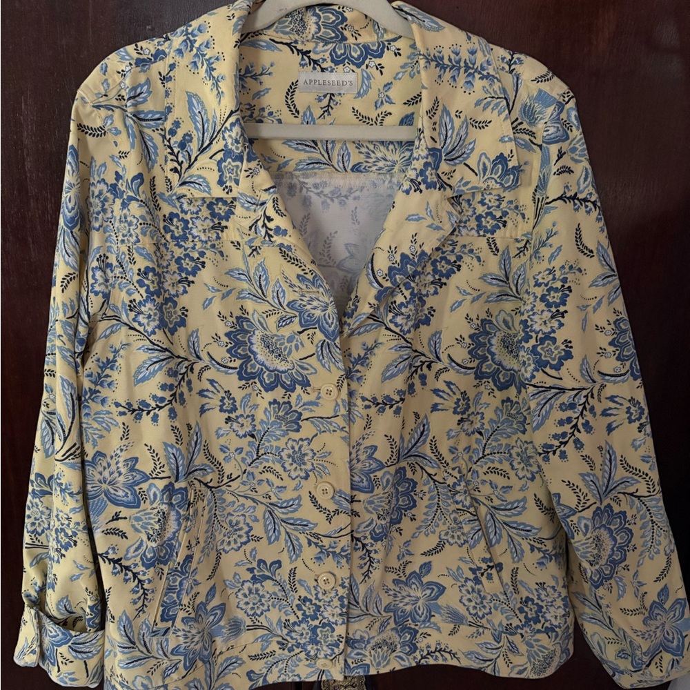 Appleseed's Blue and Cream Boxy floral Button Down Paisley light jacket XXL